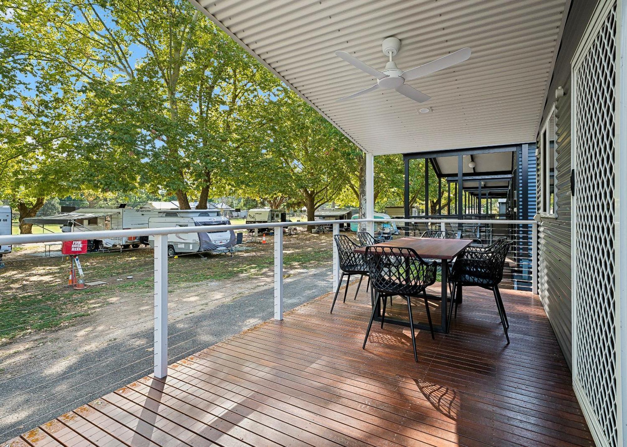 Myrtleford Holiday Park Εξωτερικό φωτογραφία